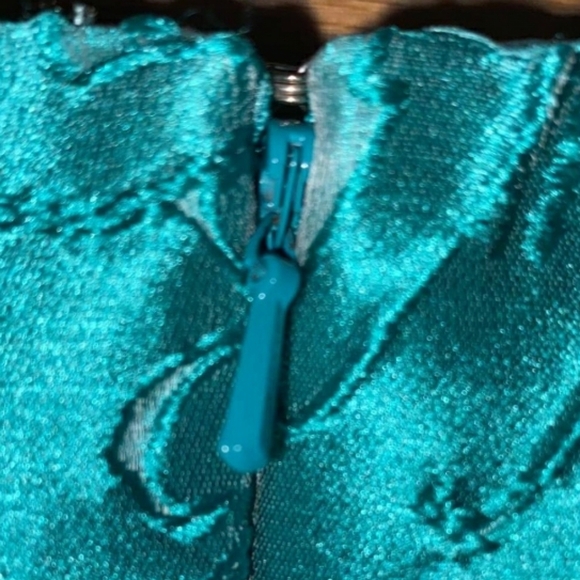 Carmen Marc Valvo Cocktail Dress - Picture 12 of 13